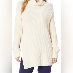 Free people, Chunky knit sweater in ivory cream.